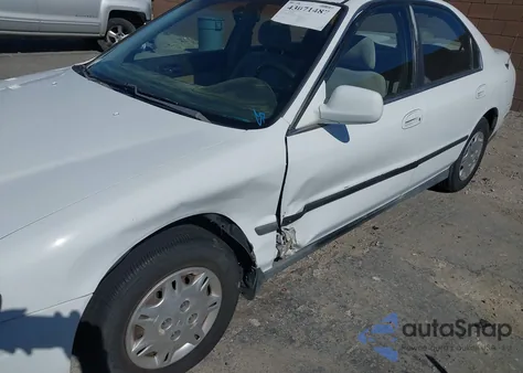 1995 Honda Accord Lx/Ex из США, поврежденный, VIN 1HGCD5636SA101350